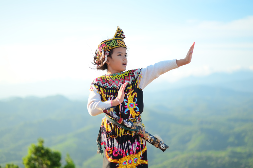 Tari Tradisional Dayak