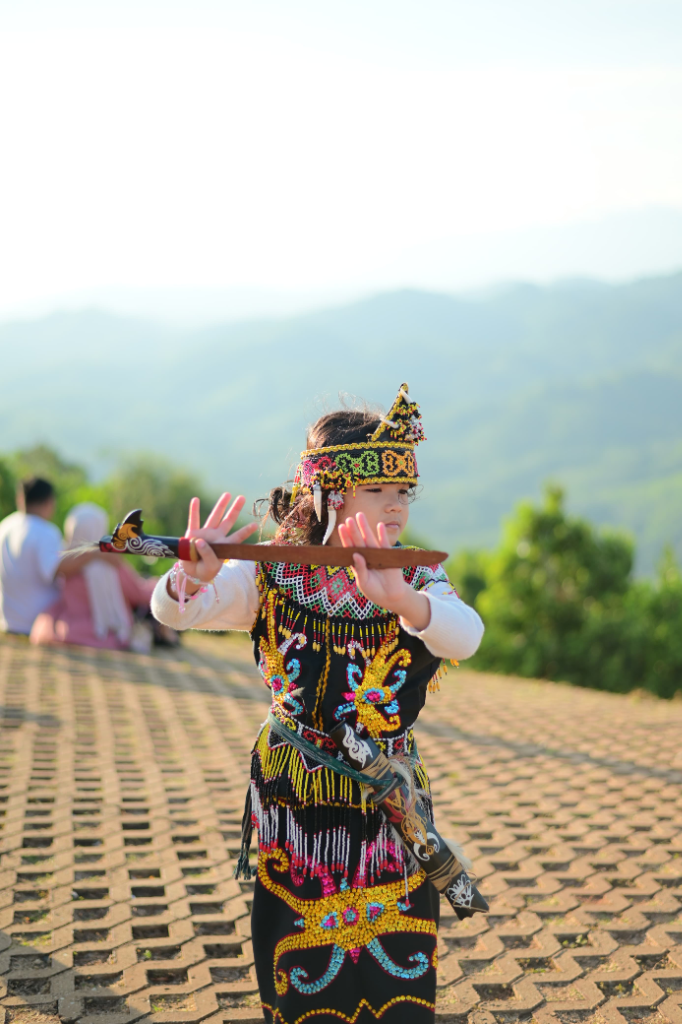 Tari Tradisional Dayak